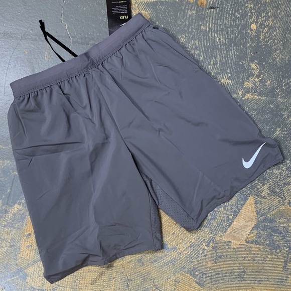 nike cd8329